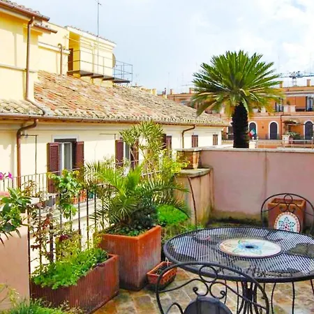 شقة Charming Terrace By Interhome روما
